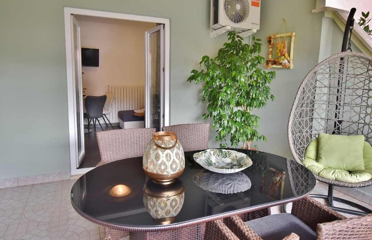 Apartments Ruzica Banjol Exteriör bild